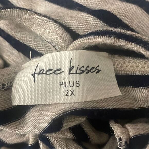 Free Kisses Striped Tunic Tee 2X Navy Oatmeal - Picture 9 of 10